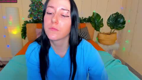 Snapshot of adell_berry chatting on 12/19/24, 07:07 Adel online show from 12/19/24, 07:07