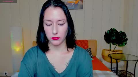 Snapshot of adell_berry chatting on 09/18/25, 02:35 Adel online show from 09/18/25, 02:35
