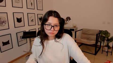 Snapshot of adelleb chatting on 02/03/25, 09:50 Your sweet girl online show from 02/03/25, 09:50