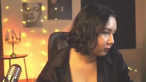 Adelina online show from 12/24/24, 12:44