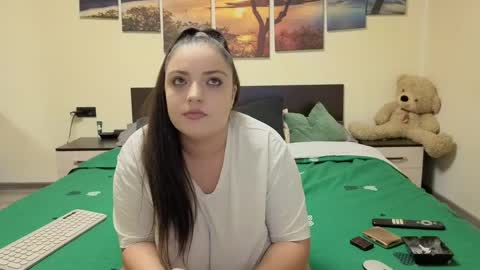 Adellineee online show from 04/01/26, 09:12