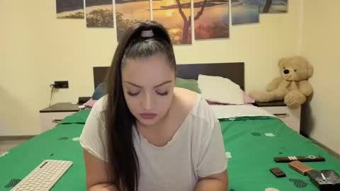 Adellineee online show from 05/14/26, 08:48