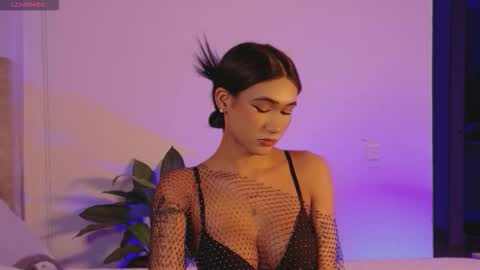 Snapshot of adharacute19 chatting on 10/04/25, 10:52 Isabellafirst online show from 10/04/25, 10:52