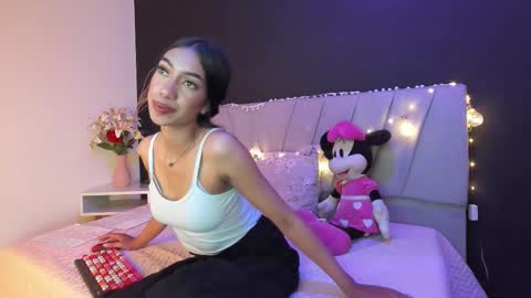 Adhara online show from 03/26/26, 08:25