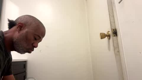 Snapshot of adick_ting chatting on 11/28/25, 06:54 adick_ting online show from 11/28/25, 06:54