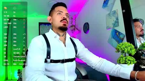 Snapshot of adil_aminn chatting on 11/19/25, 02:00 DALIL ADIL AMIN online show from 11/19/25, 02:00