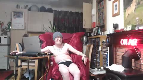 lizard keeper online show from 12/25/24, 05:05