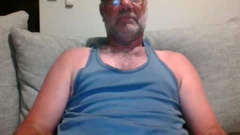 Snapshot of adjustable14 chatting on 02/20/25, 09:00 adjustable14 online show from 02/20/25, 09:00