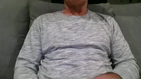 Snapshot of adjustable14 chatting on 11/18/25, 11:25 adjustable14 online show from 11/18/25, 11:25