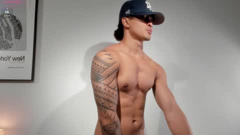 Adonis online show from 01/08/25, 05:16