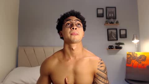 Adonis online show from 09/25/25, 03:54