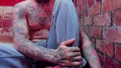 Snapshot of adonisgel999 chatting on 02/21/26, 01:39 demon online show from 02/21/26, 01:39