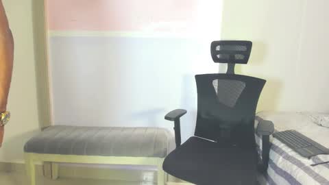 Adonis Knight  online show from 03/11/26, 04:57