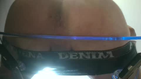 Snapshot of adonysse chatting on 10/13/25, 07:19 adonysse online show from 10/13/25, 07:19