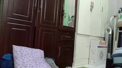 Snapshot of adorable_anna chatting on 11/24/25, 12:32 annelovesu online show from 11/24/25, 12:32