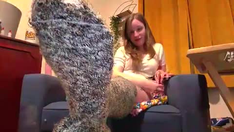 Snapshot of adorequeenbunny chatting on 12/19/24, 09:28 Queen Bunny online show from 12/19/24, 09:28