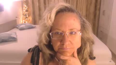 Snapshot of adrena_ chatting on 06/12/26, 11:31 Cryna online show from 06/12/26, 11:31