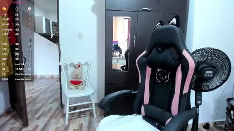 Snapshot of adrena_10 chatting on 11/21/25, 08:51 Adrena10 online show from 11/21/25, 08:51