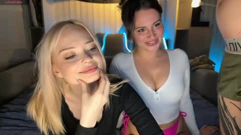 Dorothy Mayfield online show from 03/25/26, 01:33