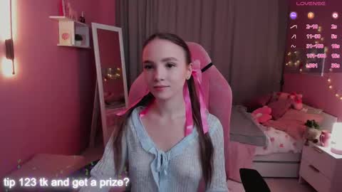 Snapshot of adria_arjona chatting on 01/18/26, 07:34 Eva online show from 01/18/26, 07:34