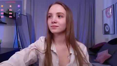 Snapshot of adria_arjona chatting on 02/19/26, 07:48 Eva online show from 02/19/26, 07:48