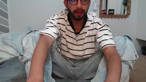Snapshot of adrian_falcon chatting on 05/06/26, 04:41 Adrian Falcon online show from 05/06/26, 04:41