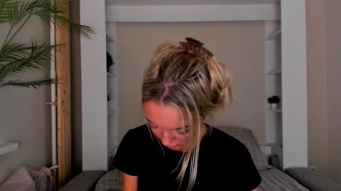 Adriana online show from 01/17/25, 04:47