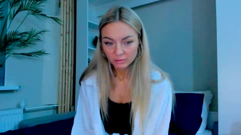 Snapshot of adriana_coy_ chatting on 02/01/25, 02:13 Adriana online show from 02/01/25, 02:13