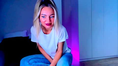 Snapshot of adriana_coy_ chatting on 02/02/25, 12:35 Adriana online show from 02/02/25, 12:35