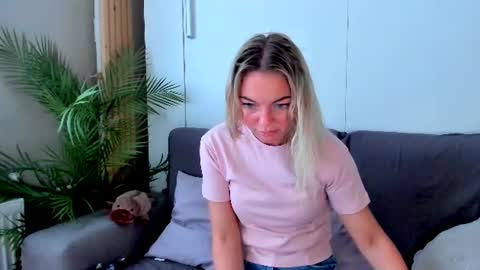 Snapshot of adriana_coy_ chatting on 07/26/26, 01:40 Adriana online show from 07/26/26, 01:40