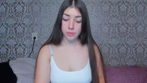 Snapshot of adrianakuiper chatting on 12/21/25, 06:04 Adriana online show from 12/21/25, 06:04