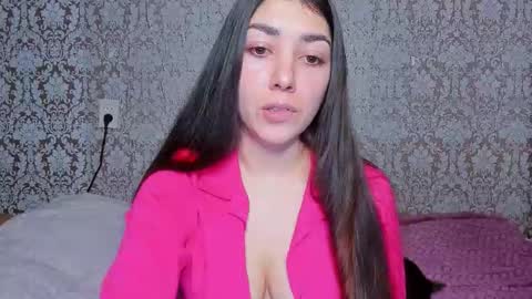 Snapshot of adrianakuiper chatting on 03/12/26, 06:47 Adriana online show from 03/12/26, 06:47