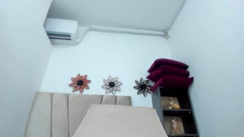 adriana online show from 10/28/25, 05:04