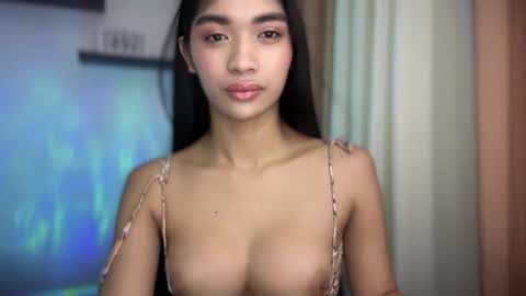 Snapshot of adrianasinclair chatting on 10/05/25, 01:42 Adriana online show from 10/05/25, 01:42