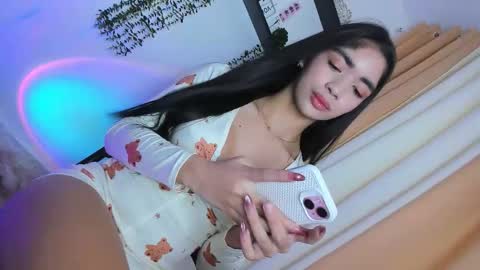 Snapshot of adrianasinclair chatting on 11/14/25, 10:14 Adriana online show from 11/14/25, 10:14