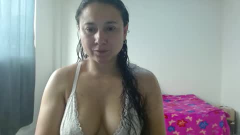 Adriana Tellez online show from 11/08/25, 02:06