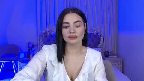 AdrianaTores online show from 11/17/25, 07:08