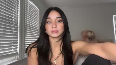 Snapshot of adriannarodriguez chatting on 01/25/25, 09:14 Adrianna  online show from 01/25/25, 09:14