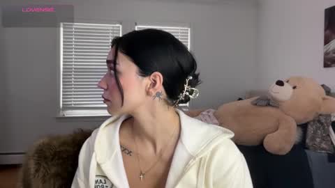 Adrianna  online show from 11/10/25, 04:39