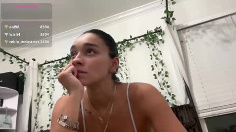 Snapshot of adriannarodriguez chatting on 05/06/26, 12:30 Adrianna online show from 05/06/26, 12:30