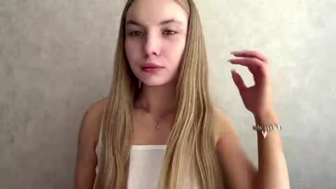 Caroline online show from 07/05/26, 05:03