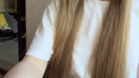 Caroline online show from 08/05/26, 03:37