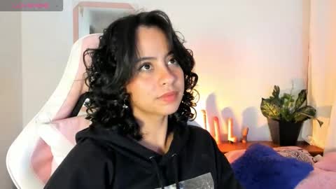 Snapshot of adriannyp chatting on 10/31/25, 02:45 adrianny online show from 10/31/25, 02:45