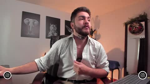 Snapshot of adrianwilliams_ chatting on 01/06/25, 10:05 Adrian Williams online show from 01/06/25, 10:05