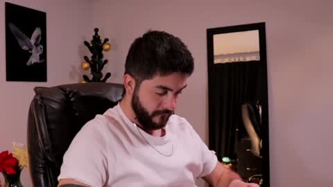 Snapshot of adrianwilliams_ chatting on 01/12/25, 10:54 Adrian Williams online show from 01/12/25, 10:54