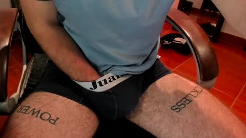 Snapshot of adrianwilliams_ chatting on 01/30/25, 08:10 Adrian Williams online show from 01/30/25, 08:10