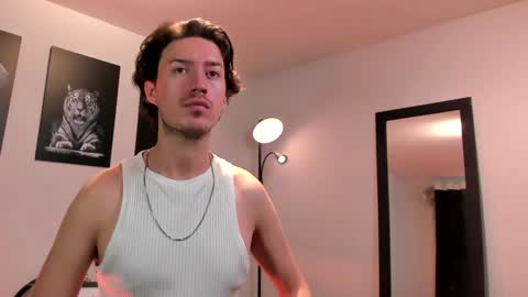 Snapshot of adrianwilliams_ chatting on 01/31/25, 09:26 Adrian Williams online show from 01/31/25, 09:26