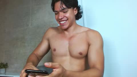 Snapshot of adriel_escalante chatting on 11/02/25, 03:42 adriel_escalante online show from 11/02/25, 03:42