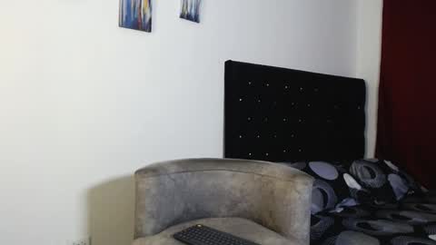 Snapshot of adriel_escalante chatting on 12/18/25, 03:12 adriel_escalante online show from 12/18/25, 03:12