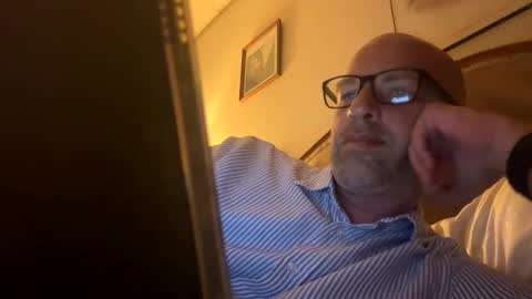 adrienfromparis online show from 04/01/26, 07:22